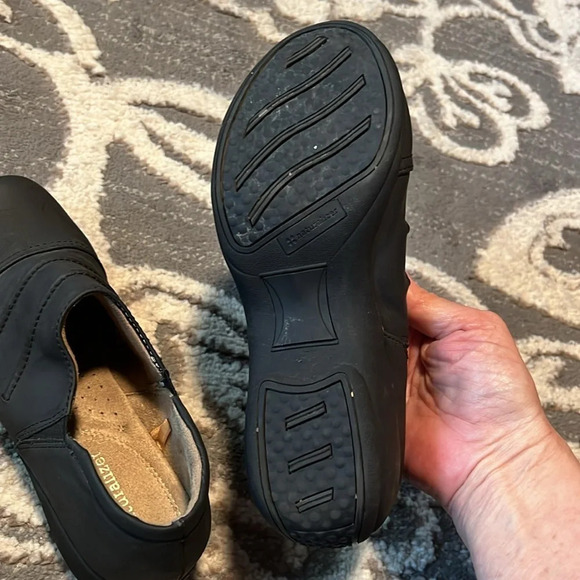 Naturalizer black slip on. Very comfy Like new. - Picture 5 of 5
